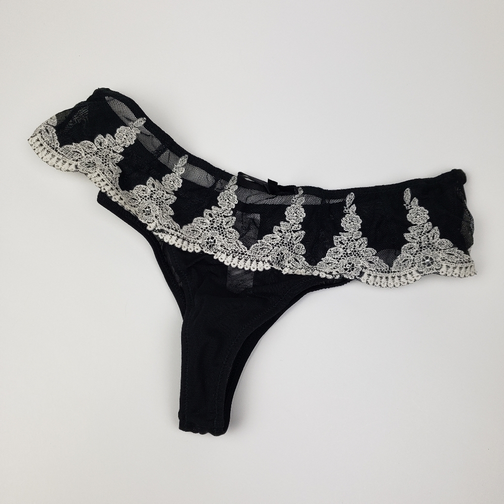 Classy Thong -Black with Lace Accents